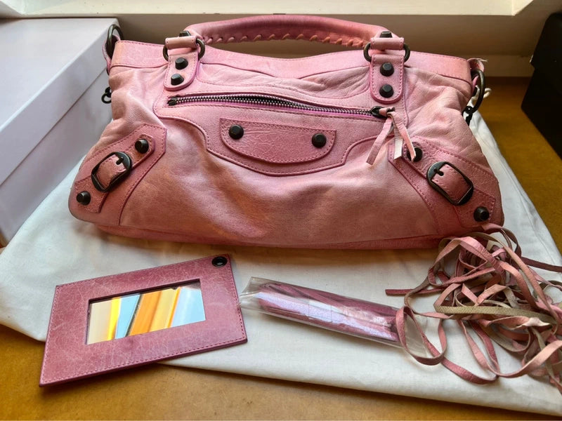 Balenciaga le city Motorcycle Bag in stunning Pink!