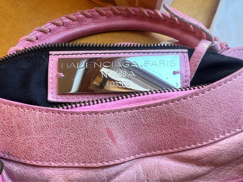 Balenciaga le city Motorcycle Bag in stunning Pink!