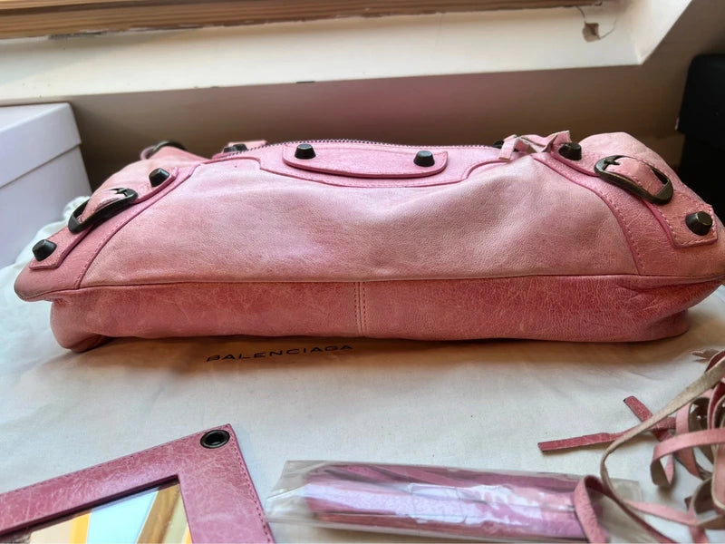 Balenciaga le city Motorcycle Bag in stunning Pink!